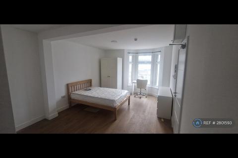 1 bedroom in a house share to rent, St Albans Road, Dartford, DA1