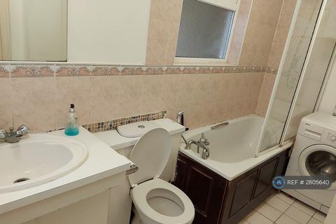3 bedroom terraced house to rent, Hemming Way, Watford, WD25