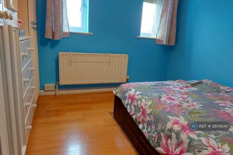 3 bedroom terraced house to rent, Hemming Way, Watford, WD25