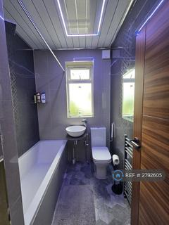 1 bedroom in a house share to rent, Douglas Avenue, New Malden, KT3