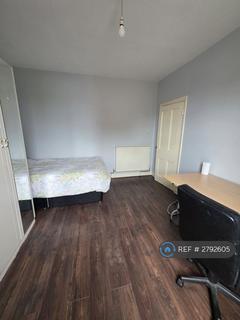1 bedroom in a house share to rent, Douglas Avenue, New Malden, KT3