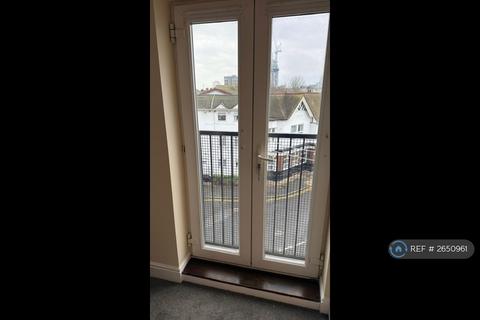 2 bedroom flat to rent, Sixpenny Court, Barking, IG11