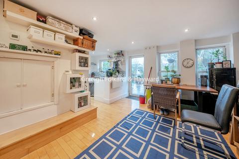 2 bedroom flat to rent, Knollys Road, Tulse Hill, London, SW16