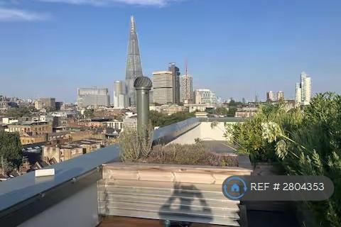 1 bedroom in a flat share to rent, Brigade Mews, London, SE1