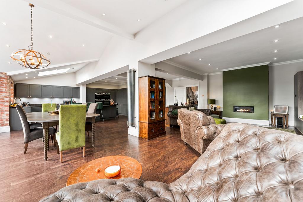 Kitchen/Diner/Family Room