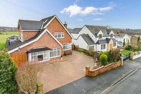 4 bedroom detached house for sale, Dunstarn Gardens, Adel,, Leeds., LS16