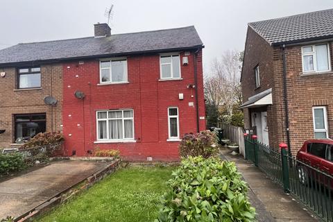 3 bedroom semi-detached house to rent, Knowles Avenue, Bradford BD4