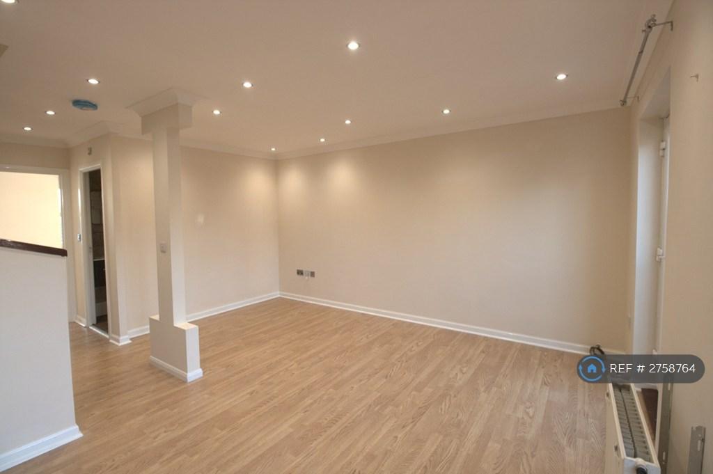 Living Room (1st Floor)