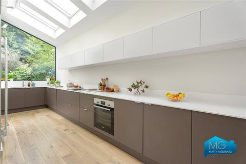 undefined, Maidstone Road, London, N11