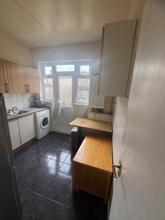1 bedroom flat to rent, Ilford, Essex, IG1