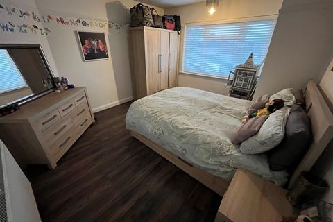 3 bedroom semi-detached house for sale, Uplands Road, Oadby, Leicester