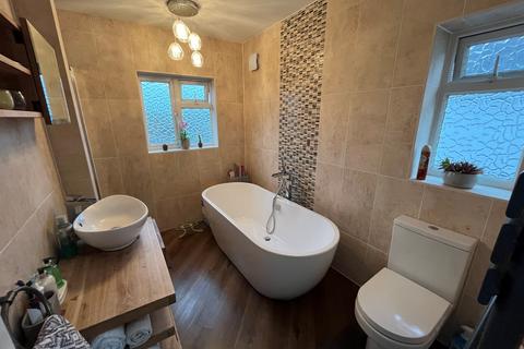 3 bedroom semi-detached house for sale, Uplands Road, Oadby, Leicester