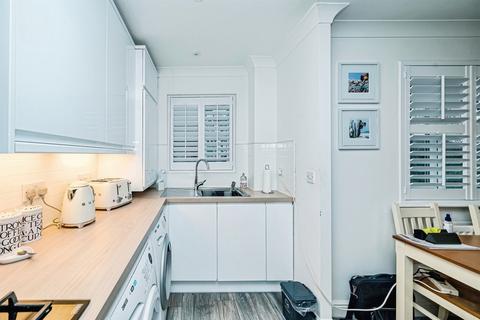 2 bedroom ground floor flat for sale, Wendover Road, Aylesbury