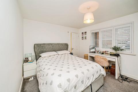 2 bedroom ground floor flat for sale, Wendover Road, Aylesbury
