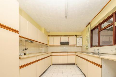 3 bedroom terraced house for sale, Gascoigne Road, Colchester