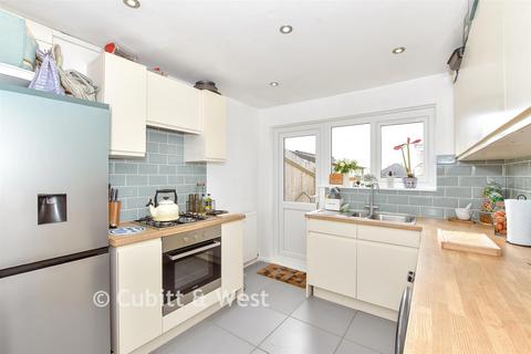 2 bedroom semi-detached bungalow for sale, Silverdale Drive, Waterlooville PO7