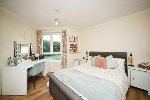 2 bedroom ground floor flat for sale, French Weir Close, Taunton