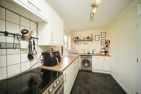 2 bedroom ground floor flat for sale, French Weir Close, Taunton