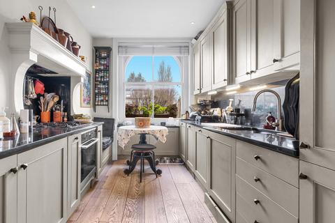 4 bedroom flat for sale, Addison Crescent, London