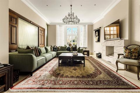 undefined, Hyde Park Gate Kensington And Chelsea