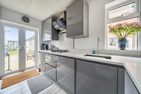 3 bedroom semi-detached house for sale, Leake Road, Gotham, NOTTINGHAM, ENG, NG11