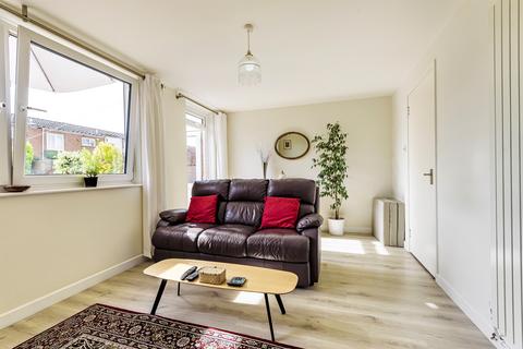 3 bedroom end of terrace house for sale, Kingham Close, London