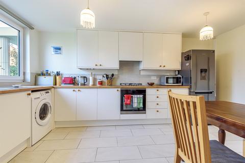 3 bedroom end of terrace house for sale, Kingham Close, London