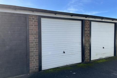 Garage to rent, Fitzalan Road, Littlehampton BN17