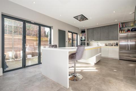 undefined, Hale Road, Hale, Altrincham