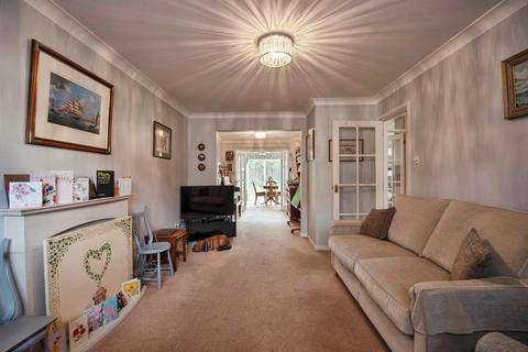 3 bedroom detached house for sale, King James Way, Royston
