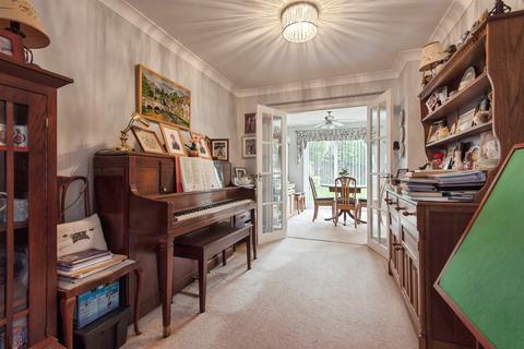 3 bedroom detached house for sale, King James Way, Royston