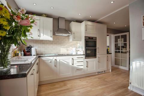 3 bedroom detached house for sale, King James Way, Royston