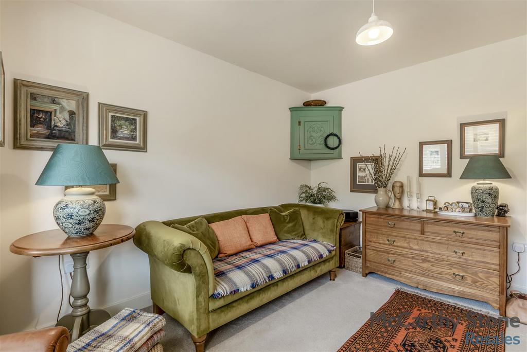 8679988-interior17.jpg