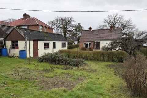 2 bedroom detached bungalow for sale, 142 Taverham Road, Taverham, Norwich, Norfolk NR8 6SD
