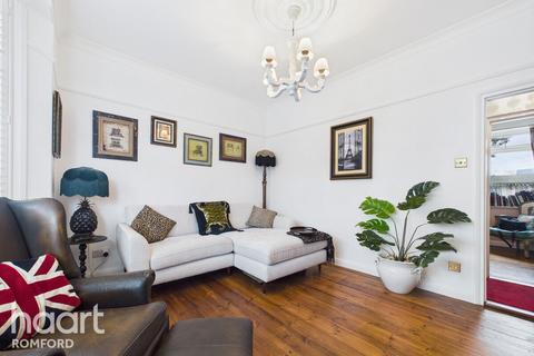 2 bedroom semi-detached house for sale, Cotleigh Road, Romford