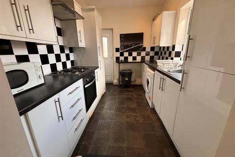 undefined, Eighth Avenue, Heaton