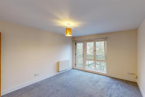 2 bedroom flat for sale, Vasart Court, Perth