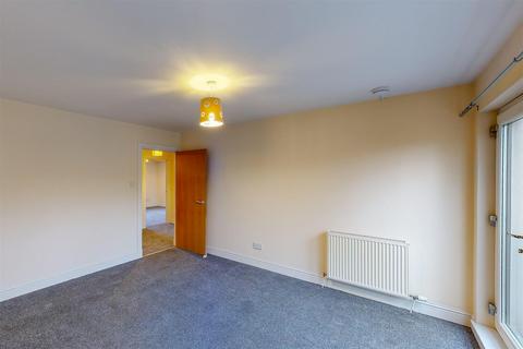 2 bedroom flat for sale, Vasart Court, Perth