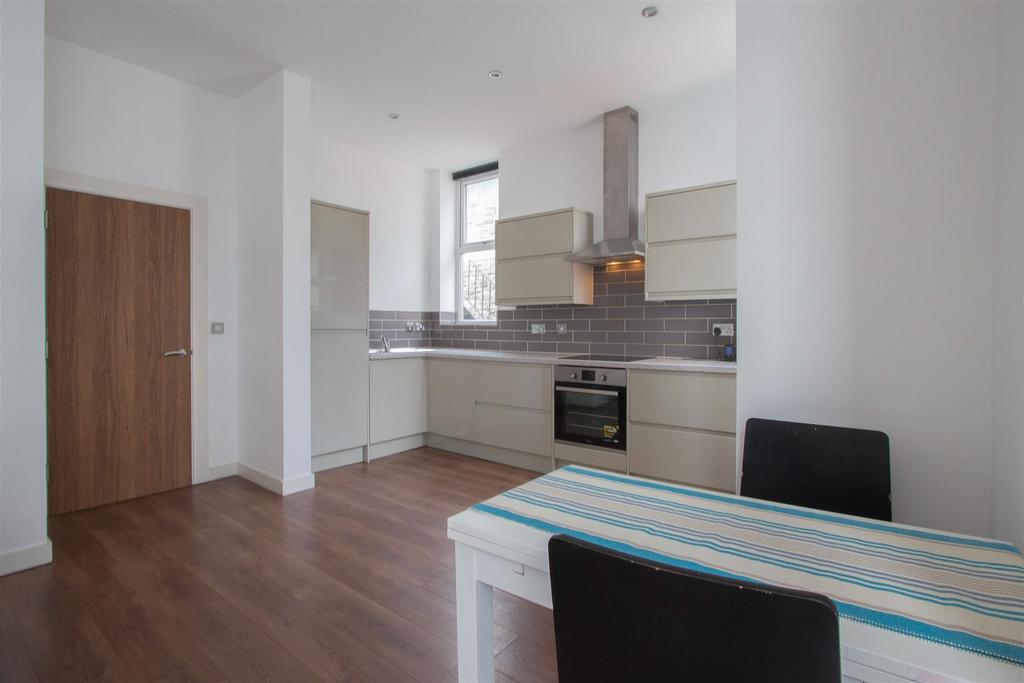 22 Churchill Way NEW-6.jpg