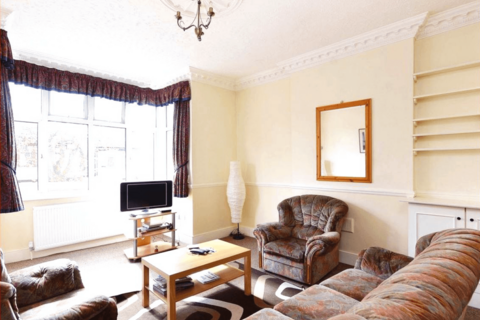2 bedroom apartment to rent, Chichele Road, London, NW2