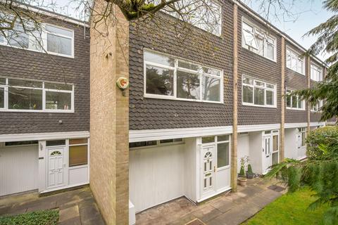 4 bedroom house to rent, Sunninghill Court, Sunninghill