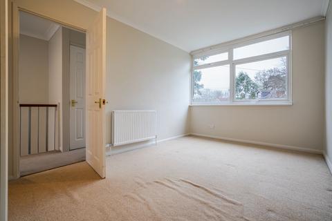 4 bedroom house to rent, Sunninghill Court, Sunninghill