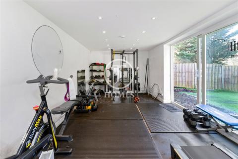 4 bedroom semi-detached house for sale, Southbourne Crescent, London, NW4
