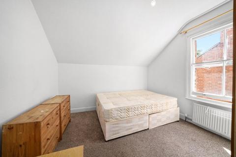 Apartment to rent, Birnam Road, Finsbury Park, London, N4