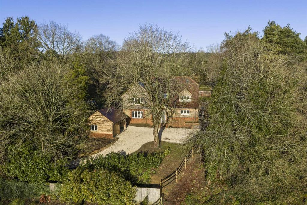 Oak Lodge, Gomshall GU5 9 NY V2 DRONE-30-1920 - Cop