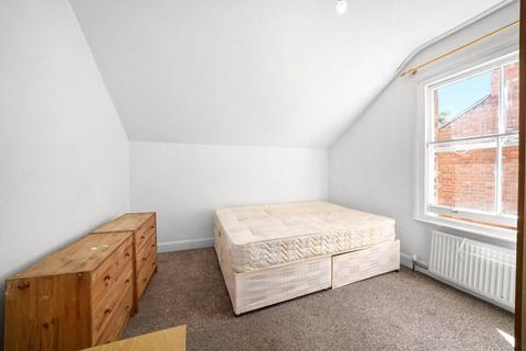 Apartment to rent, Birnam Road, Finsbury Park, London, N4