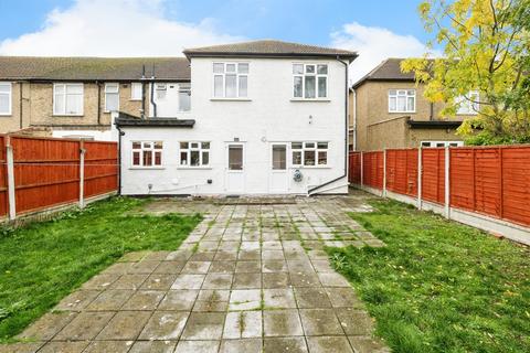 6 bedroom end of terrace house for sale, Hurstbourne Gardens, Barking