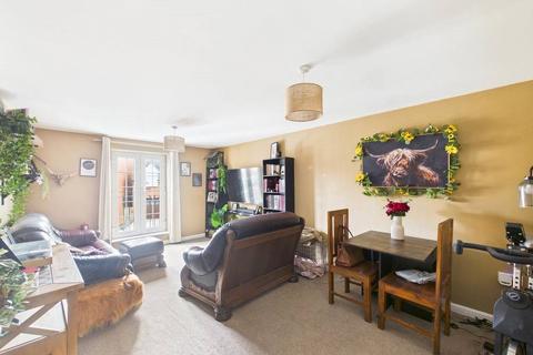 2 bedroom apartment for sale, Watermint Drive, Tuffley, Gloucester, Gloucestershire, GL4