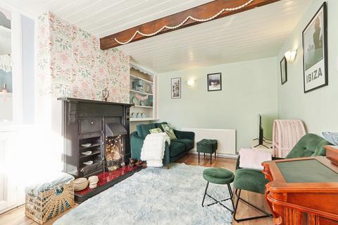 1 bedroom end of terrace house for sale, Littlemoor Road, Pudsey