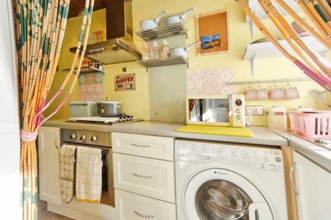 1 bedroom end of terrace house for sale, Littlemoor Road, Pudsey